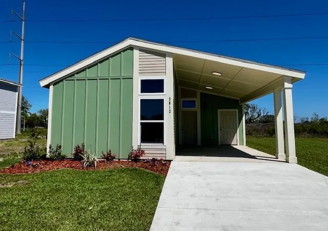 Photo 1 of Single family home for sale at 2812 Live Oak Dr, Gretna, LA 70056 | MLS# 2525145 | Listing updated on 2026-08-27