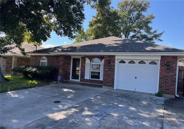 Photo 2 of Single family home for sale at 1408 Green St, Metairie, LA 70001 | MLS# 2525959 | Listing updated on 2026-07-03