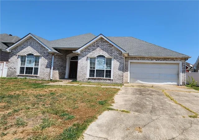 Homes for sale in New Orleans, LA | 5042 W Saint Andrews Cir, New Orleans, LA 70128 | MLS# 2526214
