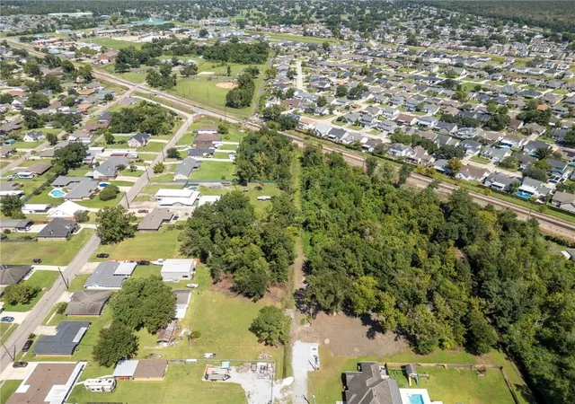 Homes for sale in Destrehan, LA | 436 River Oaks Dr, Destrehan, LA 70047 | MLS# 2526237