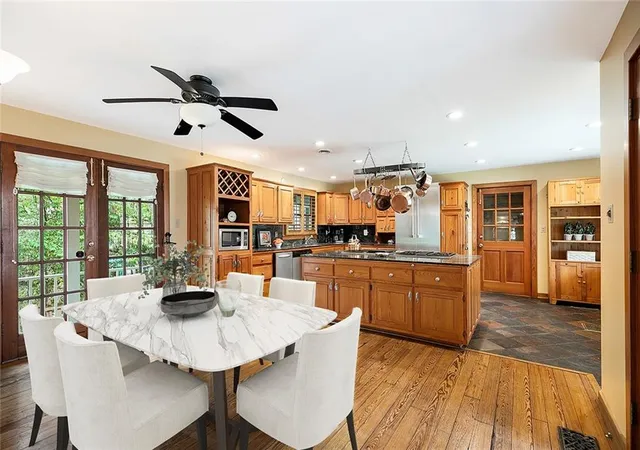 3rd image of 228 Esquinance Dr, Mandeville, LA 70448 | MLS# 2525016