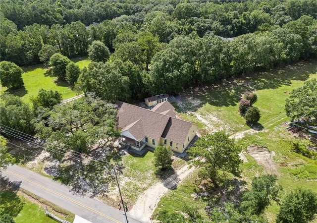 Photo 2 of Single family home for sale at 23160 Lowe Davis Rd, Covington, LA 70435 | MLS# 2527061 | Listing updated on 2026-04-20