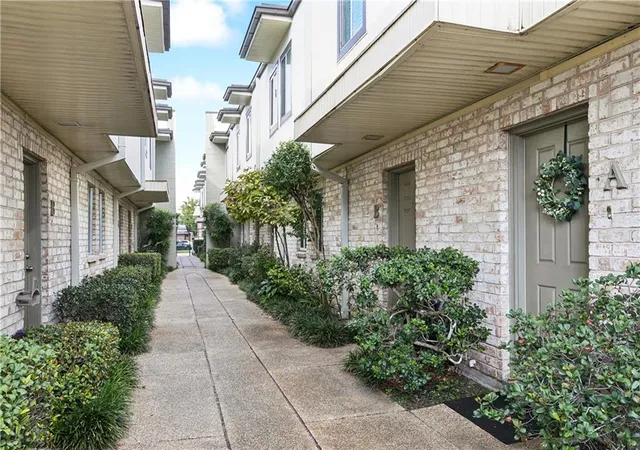 Homes for sale in Metairie, LA | 3005 7th St #C, Metairie, LA 70001 | MLS# 2527133
