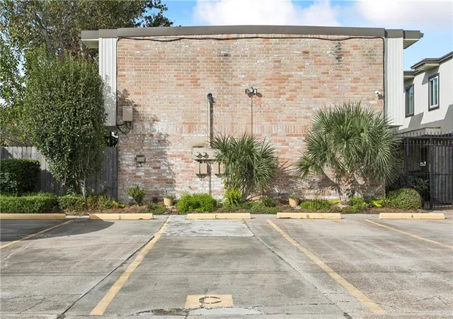 Homes for sale in Metairie, LA | 3005 7Th St #C, Metairie, LA 70001 | MLS# 2527133
