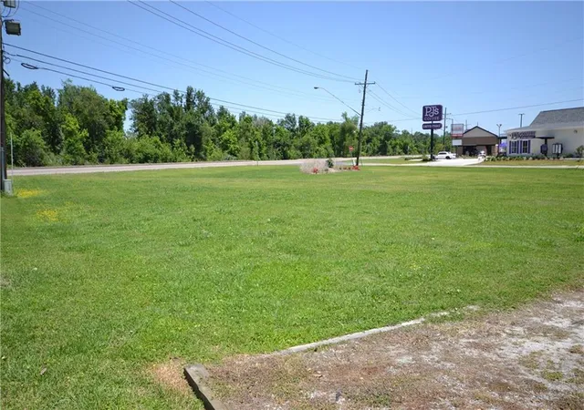 Photo 1 of Land for sale at 12429 Highway 90, Luling, LA 70070 | MLS# 2527197 | Listing updated on 2026-04-15