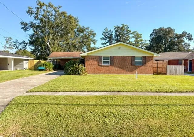 Photo 1 of Single family home for sale at 352 Cumberland Dr, Slidell, LA 70458 | MLS# 2527332 | Listing updated on 2026-04-19