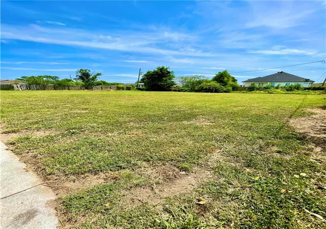 1st image of 320 Doerr Dr, Arabi, LA 70032 | MLS# 2527344