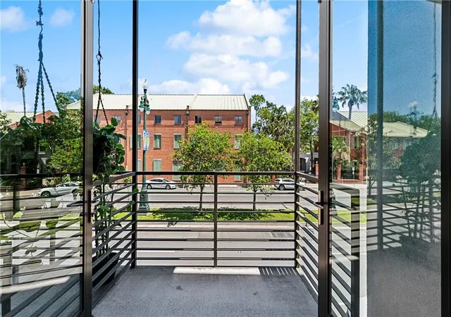 Listing Photo 5 - Condo for sale in building located at 618 N Rampart St, New Orleans, LA 70112 - Unit #203