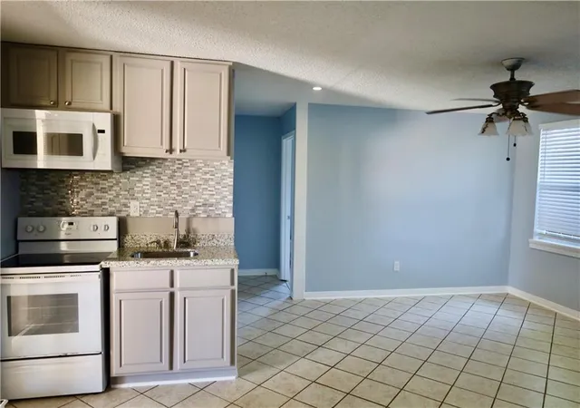 12th image of 2205 Claire Ave, Gretna, LA 70053 | MLS# 2527418