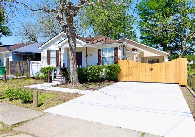 1st image of 2205 Claire Ave, Gretna, LA 70053 | MLS# 2527418