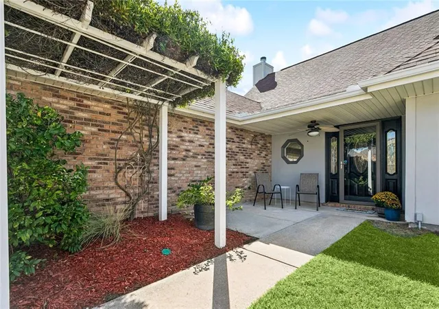 2nd image of 100 Southern Star Pl, Slidell, LA 70458 | MLS# 2527871