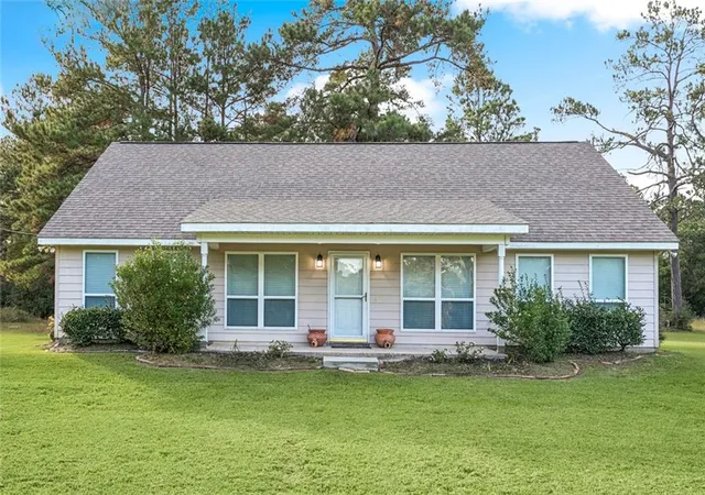 1st image of 73121 Pruden Rd, Covington, LA 70435 | MLS# 2527543