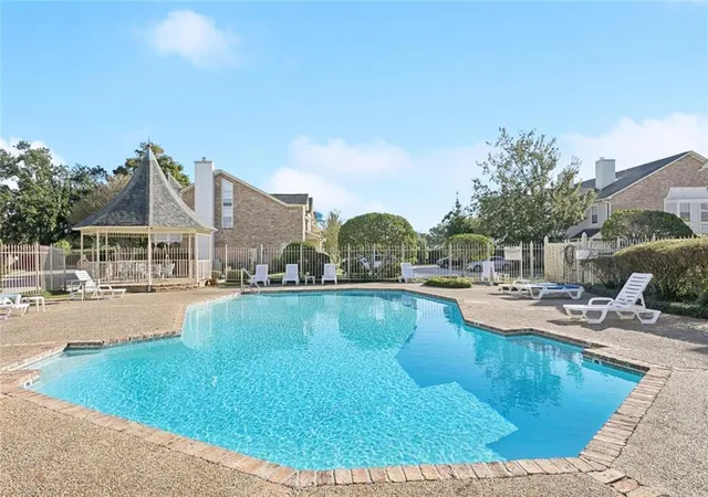 Listing Photo 2 - Condo for sale in building located at 1803 Audubon Trace, Jefferson, LA 70121 - Unit #1803