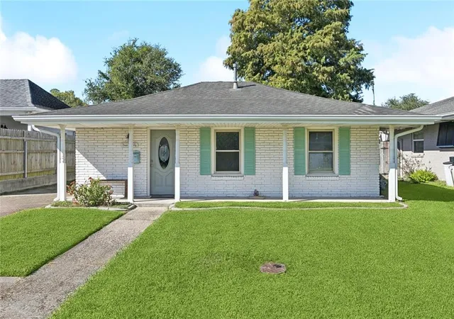 Single family home for sale at 420 Roseland Pkwy, New Orleans, LA 70123 | MLS# 2528428 | Listing updated on 2025-11-29