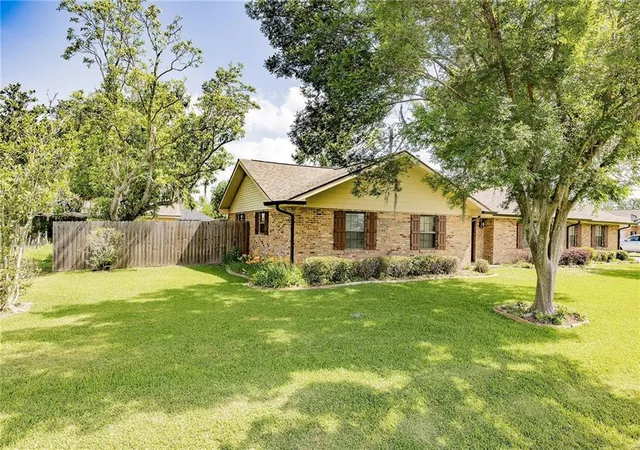 2nd image of 208 Aline Street Street, Houma, LA 70364 | MLS# 2528958