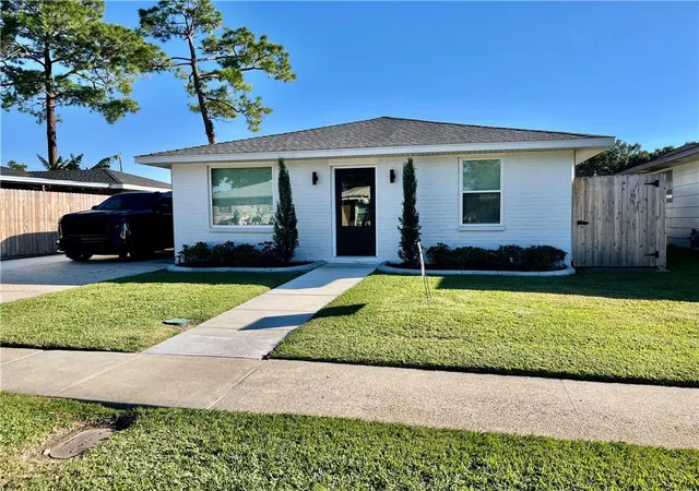 Homes for sale in Marrero, LA | 2513 Taffy Dr, Marrero, LA 70072 | MLS# 2528906