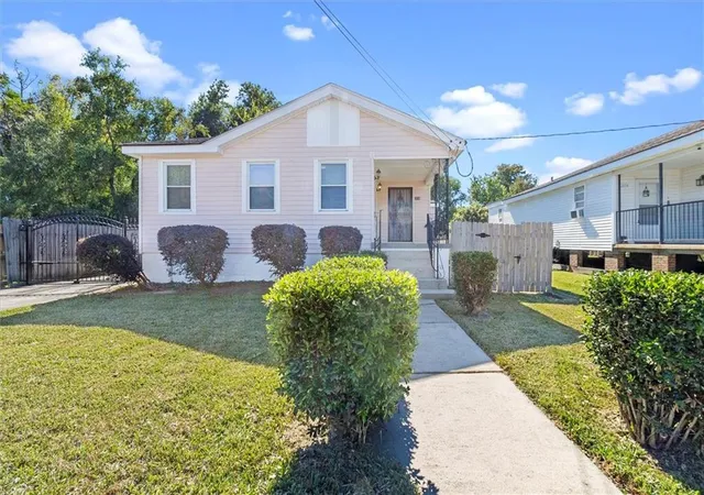 Homes for sale in New Orleans, LA | 2658 New York St, New Orleans, LA 70122 | MLS# 2529299