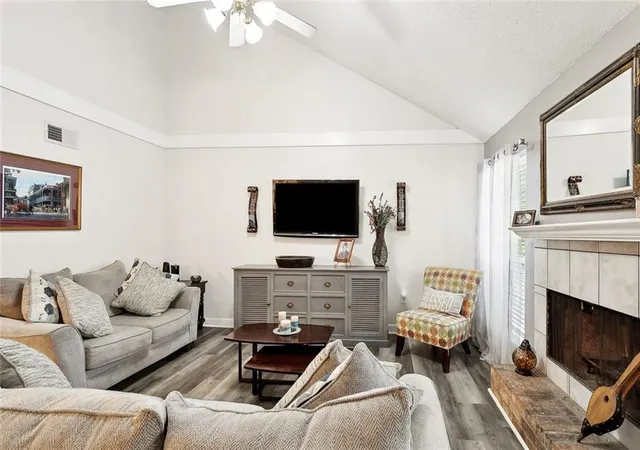 Homes for sale in Mandeville, LA | 720 Heavens Dr #8, Mandeville, LA 70471 | MLS# 2529543