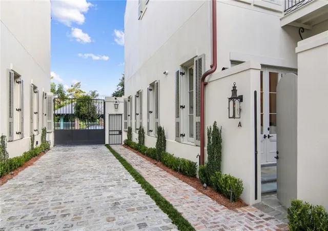2nd image of 1220 Dauphine St, New Orleans, LA 70116