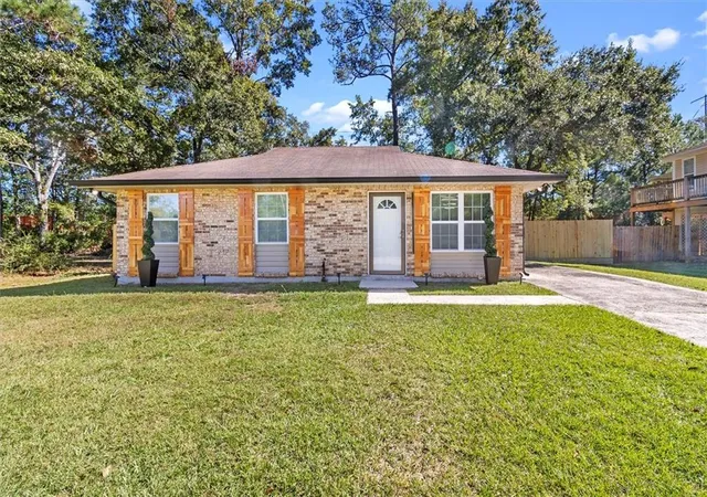 Photo 1 of Single family home for sale at 2904 Camellia Dr, Slidell, LA 70458 | MLS# 2522971 | Listing updated on 2026-05-01