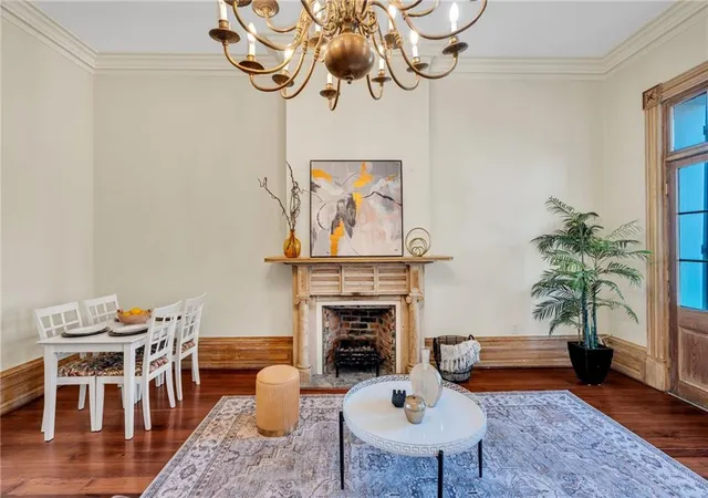 5th image of 415 Burgundy St, New Orleans, LA 70112