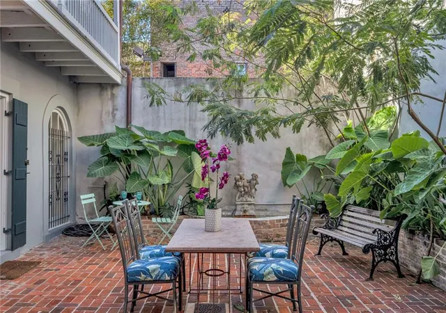 3rd image of 415 Burgundy St #1B, New Orleans, LA 70112 | MLS# 2526898
