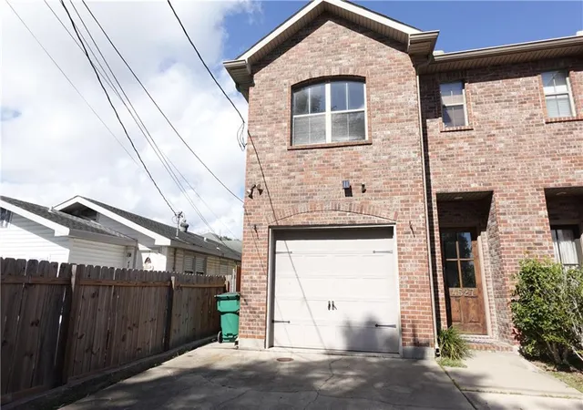Homes for sale in Metairie, LA | 4527 Camel St, Metairie, LA 70001 | MLS# 2530122