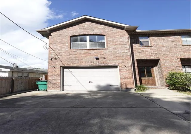 Homes for sale in Metairie, LA | 4527 Camel St, Metairie, LA 70001 | MLS# 2530122