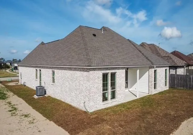 Homes for sale in Luling, LA | 225 Cove Pointe Dr, Luling, LA 70070 | MLS# 2529981