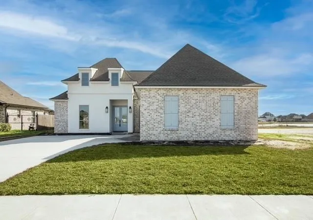 Homes for sale in Luling, LA | 225 Cove Pointe Dr, Luling, LA 70070 | MLS# 2529981
