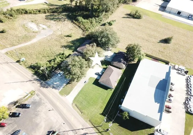 Listing Photo 2 - Condo for sale in building located at 14106 W Clb Deluxe Rd, Hammond, LA 70403 - Unit #
