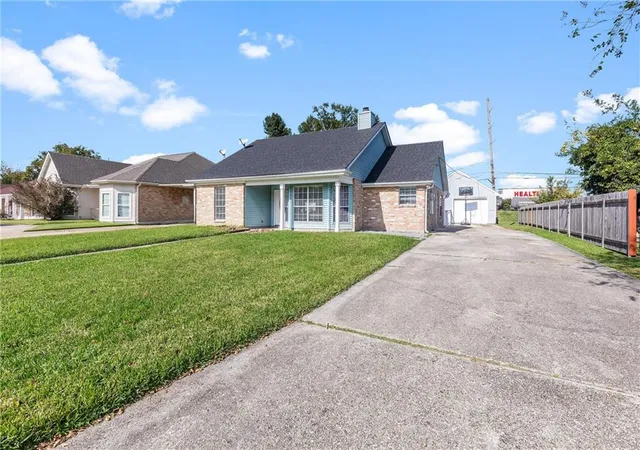 Homes for sale in Destrehan, LA | 269 Villere Dr, Destrehan, LA 70047 | MLS# 2525713