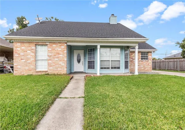 Homes for sale in Destrehan, LA | 269 Villere Dr, Destrehan, LA 70047 | MLS# 2525713