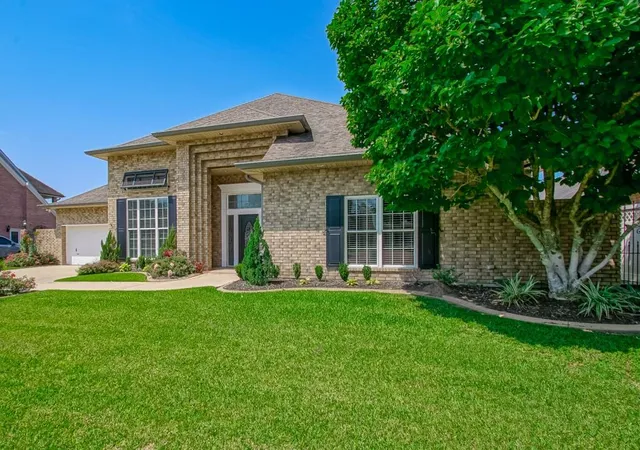Photo 3 of Single family home for sale at 26 Oak Aly Blvd, Marrero, LA 70072 | MLS# 2530740 | Listing updated on 2026-05-22