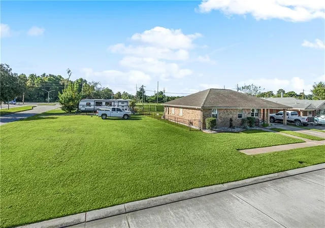 Photo 3 of Single family home for sale at 1804 Goldfinch Dr, Saint Bernard, LA 70085 | MLS# 2526746 | Listing updated on 2026-05-22