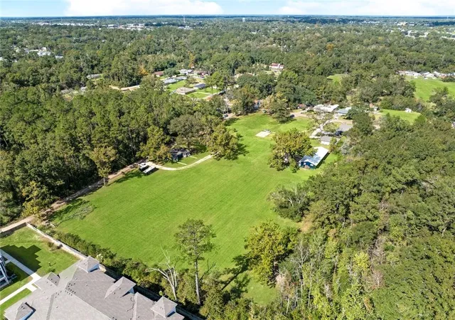 Listing Photo 2 - Condo for sale in building located at 805 Hewitt Rd, Hammond, LA 70403 - Unit #