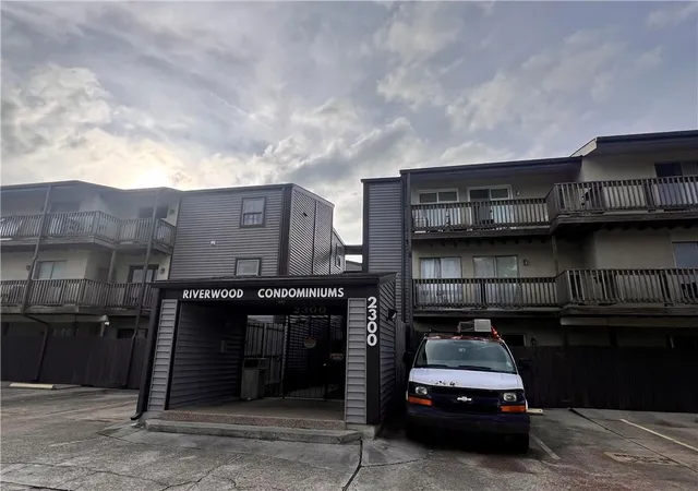 Homes for sale in Metairie, LA | 2301 Edenborn Ave #708, Metairie, LA 70001 | MLS# 2531048