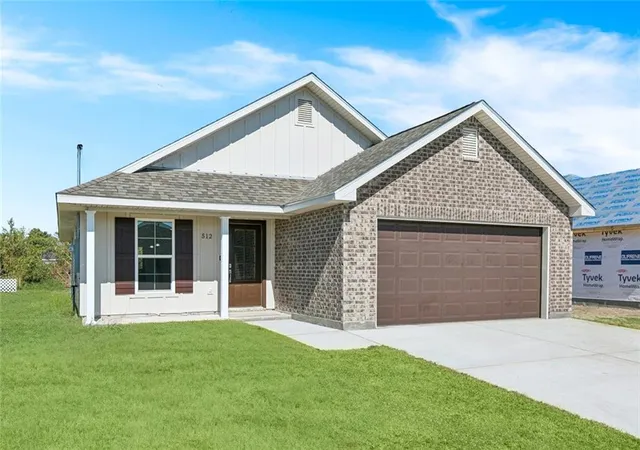 Homes for sale in Waggaman, LA | 537 Helis Dr, Waggaman, LA 70094 | MLS# 2531171
