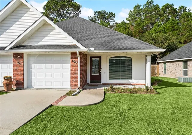 Homes for sale in Ponchatoula, LA | 160 South Gate Dr, Ponchatoula, LA 70454 | MLS# 2531472