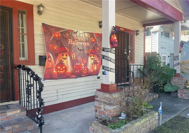 Homes for sale in New Orleans, LA | 5452 Burgundy St, New Orleans, LA 70117 | MLS# 2532170