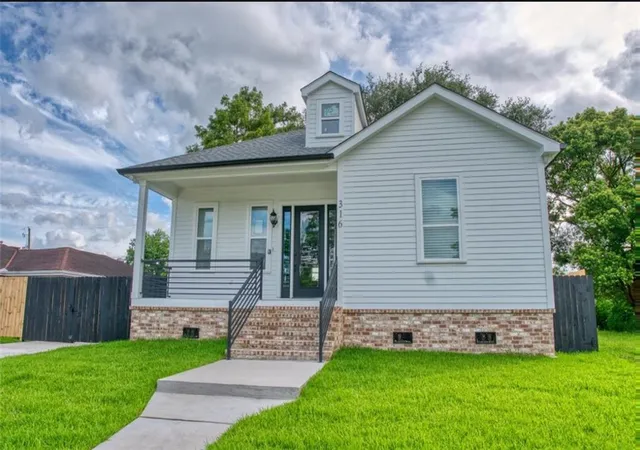 2nd image of 316 Livinsgton Ave, Arabi, LA 70032 | MLS# 2528034