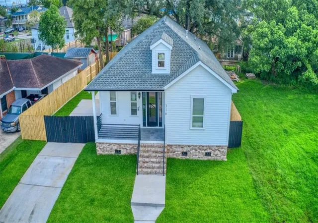 Photo 3 of Single family home for sale at 316 Livingston Ave, Arabi, LA 70032 | MLS# 2528034 | Listing updated on 2026-04-28