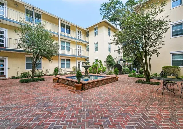 Listing Photo 3 - Condo for sale in building located at 7444Th St Charles Ave, New Orleans, LA 70118 - Unit #204