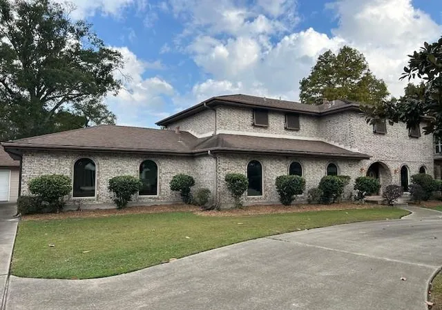 Homes for sale in Metairie, LA | 1901 Transcontinental Dr, Metairie, LA 70001 | MLS# 2522865