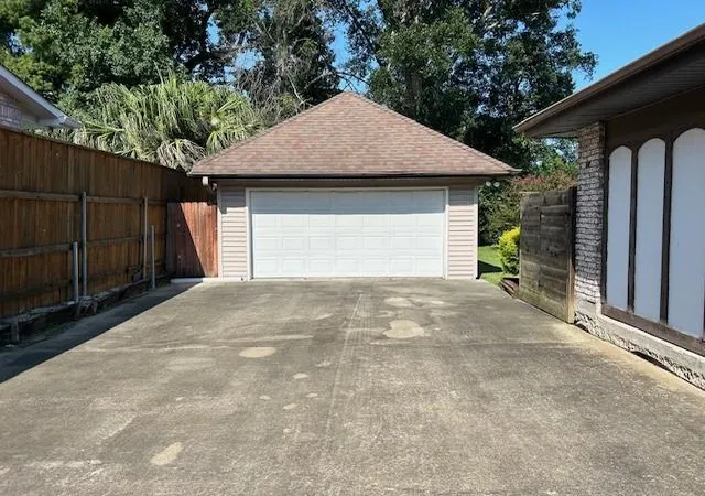 Homes for sale in Metairie, LA | 1901 Transcontinental Dr, Metairie, LA 70001 | MLS# 2522865