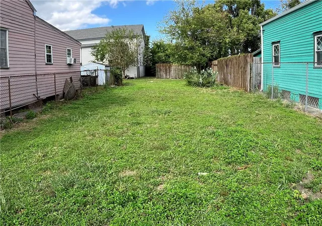 Land for sale at 3015 Dryades St, New Orleans, LA 70115 | MLS# 2522327