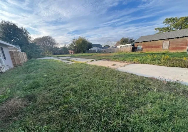 2nd image of 725 Carricox St, Gretna, LA 70053 | MLS# 2533449