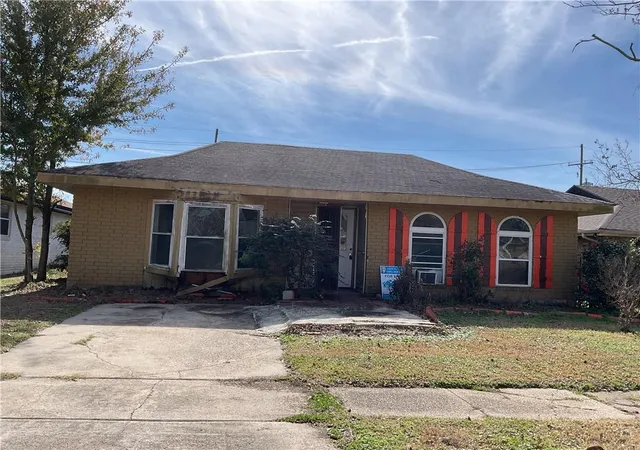 Homes for sale in Kenner, LA | 135 Miami Pl, Kenner, LA 70065 | MLS# 2533477