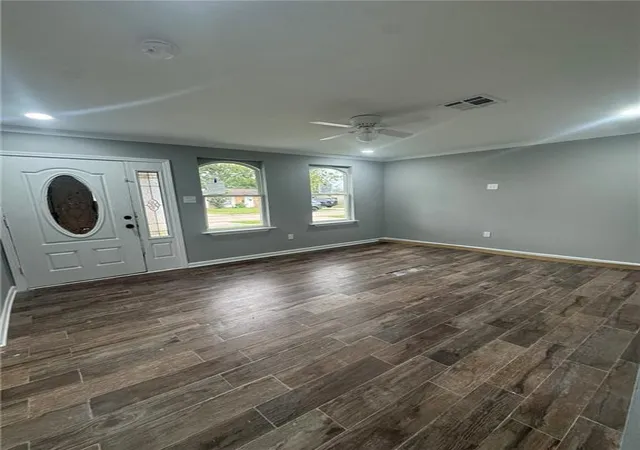 Photo 3 of Single family home for sale at 624 Willowbrook Dr, Gretna, LA 70056 | MLS# 2533195 | Listing updated on 2026-01-06