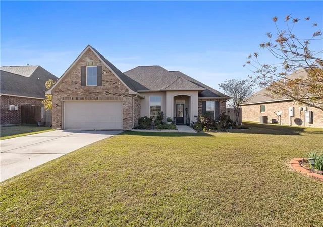 Homes for sale in Ponchatoula, LA | 42155 Broderick Ave, Ponchatoula, LA 70454 | MLS# 2532652